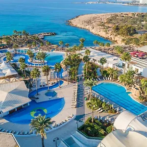 منتجع أدامز بيتش, أيا نابا